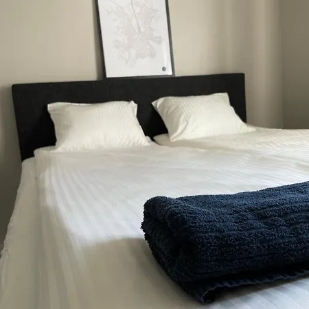 Apartment Renovated Studio Toeoeloe *